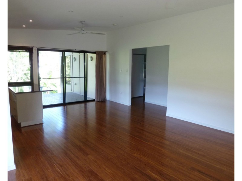 9 Sandals Boulevard, Horseshoe Bay QLD 4819