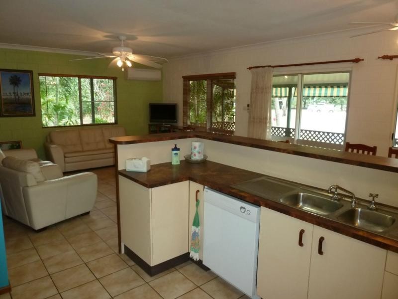 14 Sooning Street, Nelly Bay, Magnetic Island QLD 4819