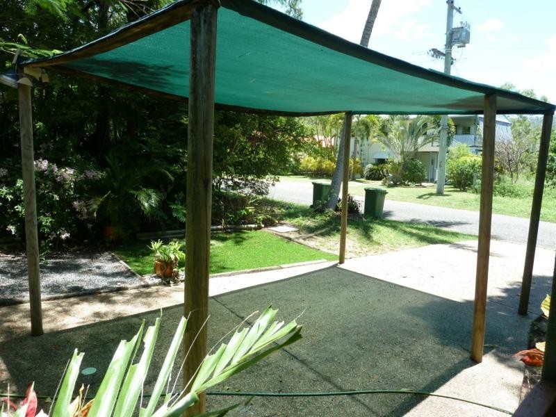 14 Sooning Street, Nelly Bay, Magnetic Island QLD 4819