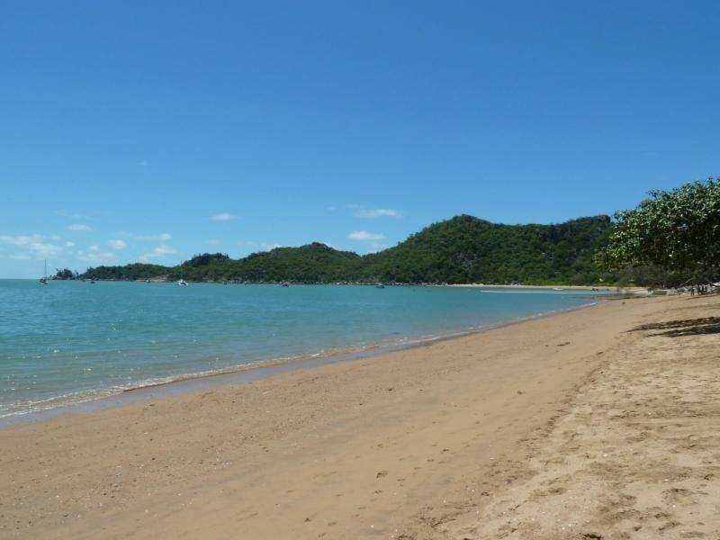 14 Bayside Court, Horseshoe Bay, Magnetic Island QLD 4819