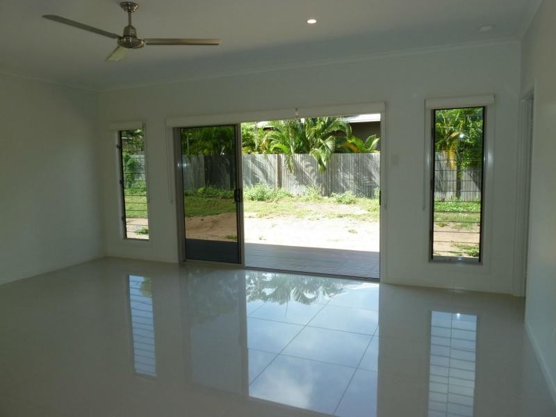 14 Bayside Court, Horseshoe Bay, Magnetic Island QLD 4819