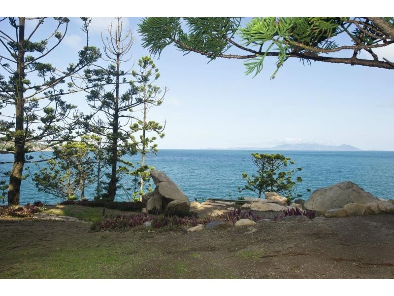 12 Boulder Court, Nelly Bay, Magnetic Island QLD 4819