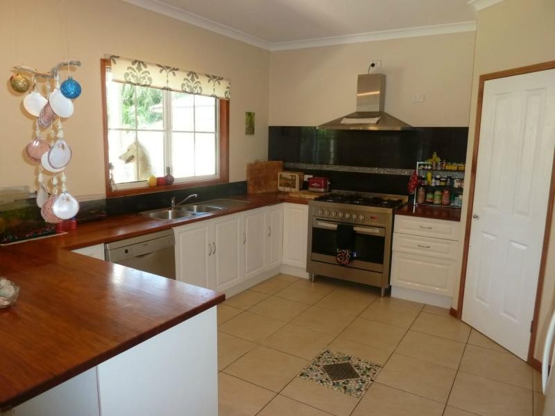 3 Compass Crescent, Nelly Bay, Magnetic Island QLD 4819