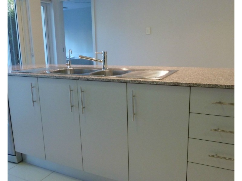2/1-3 The Cove, Nelly Bay QLD 4819