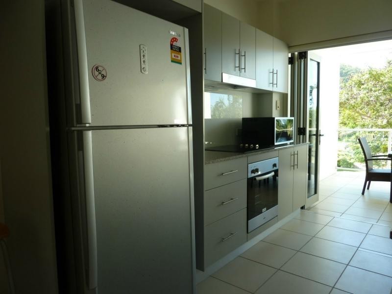 10/1-3 The Cove, Nelly Bay QLD 4819
