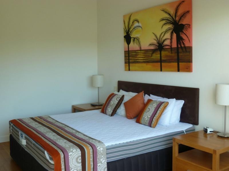 10/1-3 The Cove, Nelly Bay QLD 4819