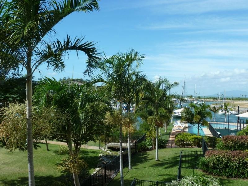 10/1-3 The Cove, Nelly Bay QLD 4819