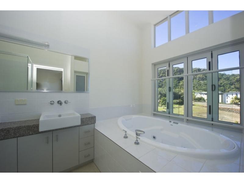 16/1-3 The Cove, Nelly Bay, Magnetic Island QLD 4819