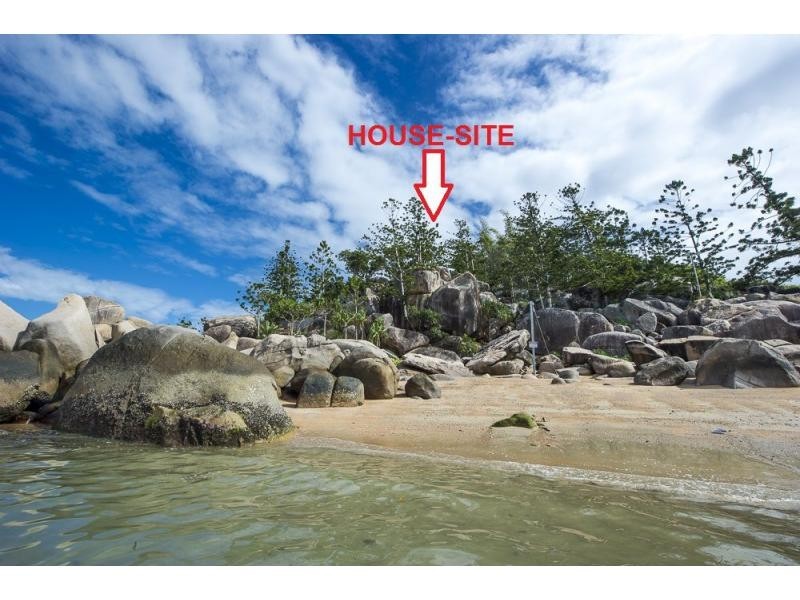 L10 Nobby Headland Picnic Street, Picnic Bay, Magnetic Island QLD 4819