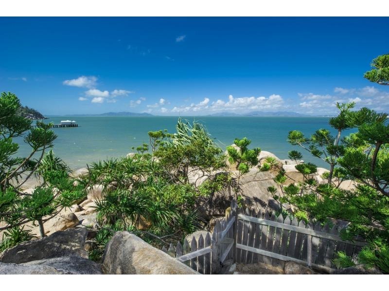 L10 Nobby Headland Picnic Street, Picnic Bay, Magnetic Island QLD 4819