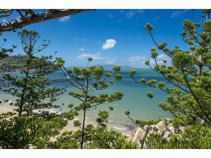 L10 Nobby Headland Picnic Street, Picnic Bay, Magnetic Island QLD 4819