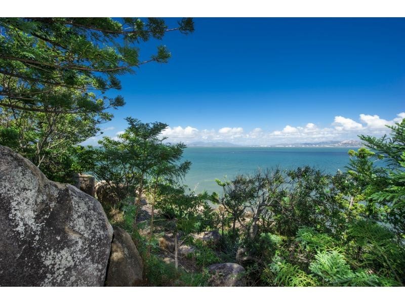 L10 Nobby Headland Picnic Street, Picnic Bay, Magnetic Island QLD 4819