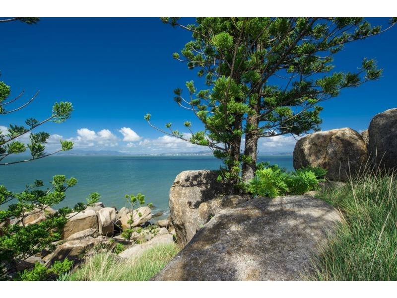 L10 Nobby Headland Picnic Street, Picnic Bay, Magnetic Island QLD 4819