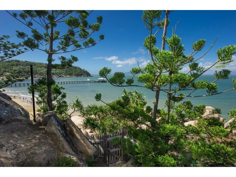 L10 Nobby Headland Picnic Street, Picnic Bay, Magnetic Island QLD 4819