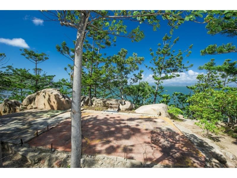 L10 Nobby Headland Picnic Street, Picnic Bay, Magnetic Island QLD 4819