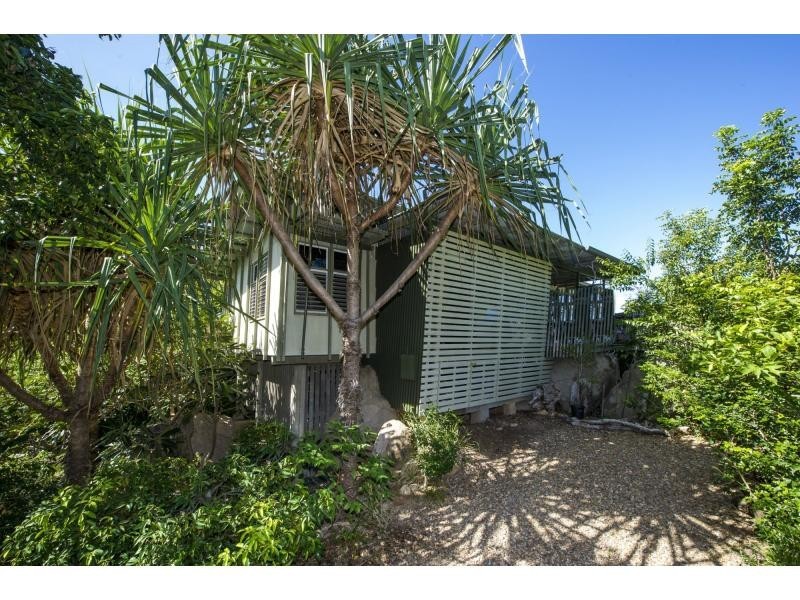 L1 Nobby Headland Picnic Street, Picnic Bay, Magnetic Island QLD 4819