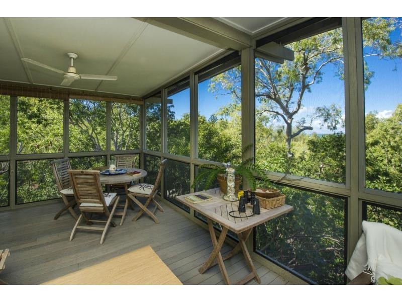 L1 Nobby Headland Picnic Street, Picnic Bay, Magnetic Island QLD 4819