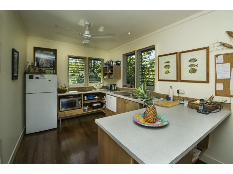 L1 Nobby Headland Picnic Street, Picnic Bay, Magnetic Island QLD 4819