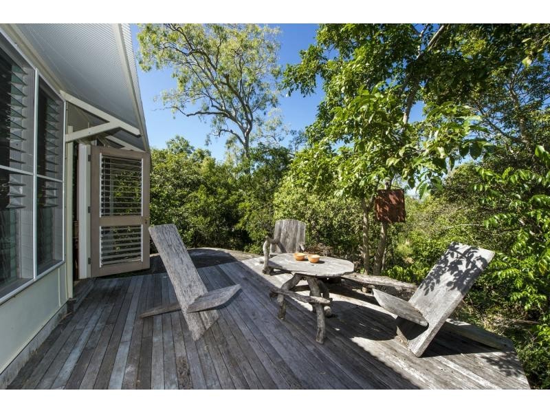 L1 Nobby Headland Picnic Street, Picnic Bay, Magnetic Island QLD 4819