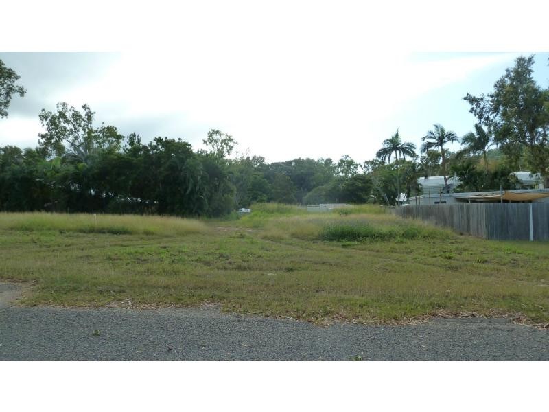 15 Yule Street, Picnic Bay, Magnetic Island QLD 4819