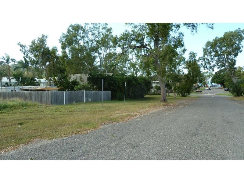 15 Yule Street, Picnic Bay, Magnetic Island QLD 4819