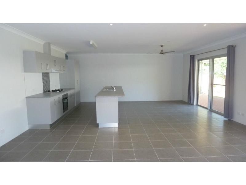 11 Somerset Street, Horseshoe Bay, Magnetic Island QLD 4819