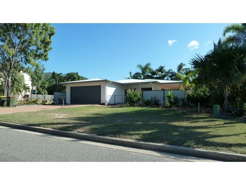 11 Somerset Street, Horseshoe Bay, Magnetic Island QLD 4819