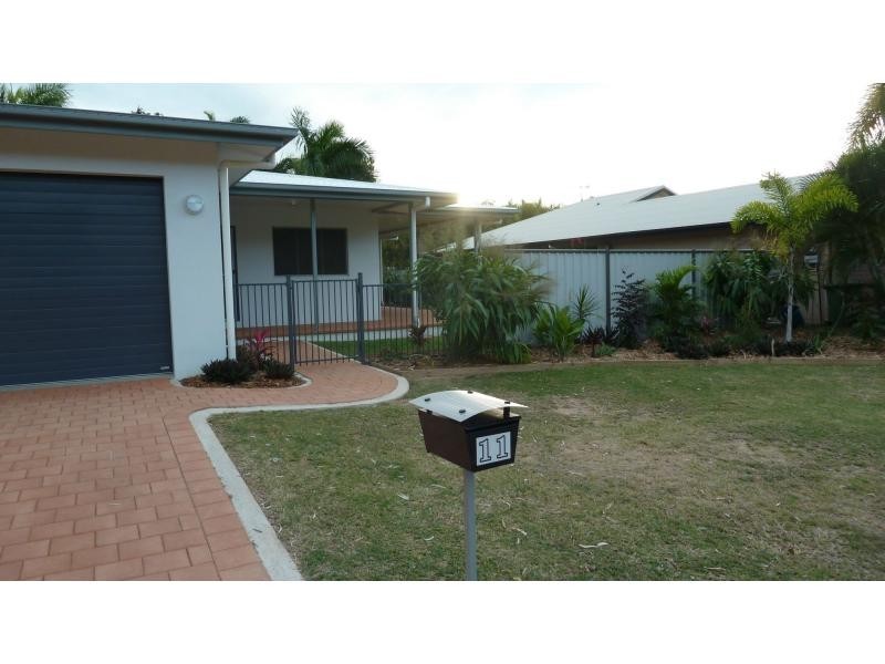 11 Somerset Street, Horseshoe Bay, Magnetic Island QLD 4819