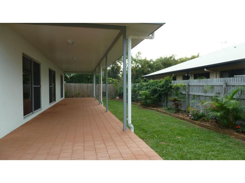 11 Somerset Street, Horseshoe Bay, Magnetic Island QLD 4819