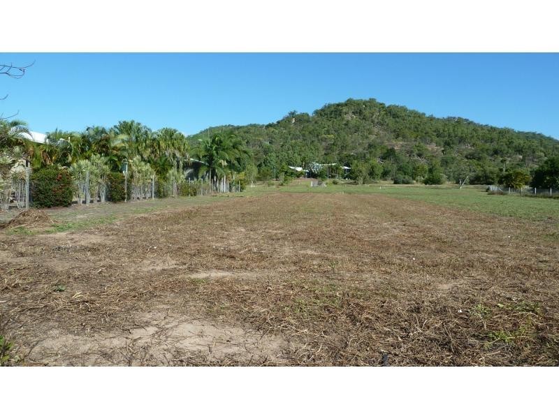 104 Gifford Street, Horseshoe Bay, Magnetic Island QLD 4819