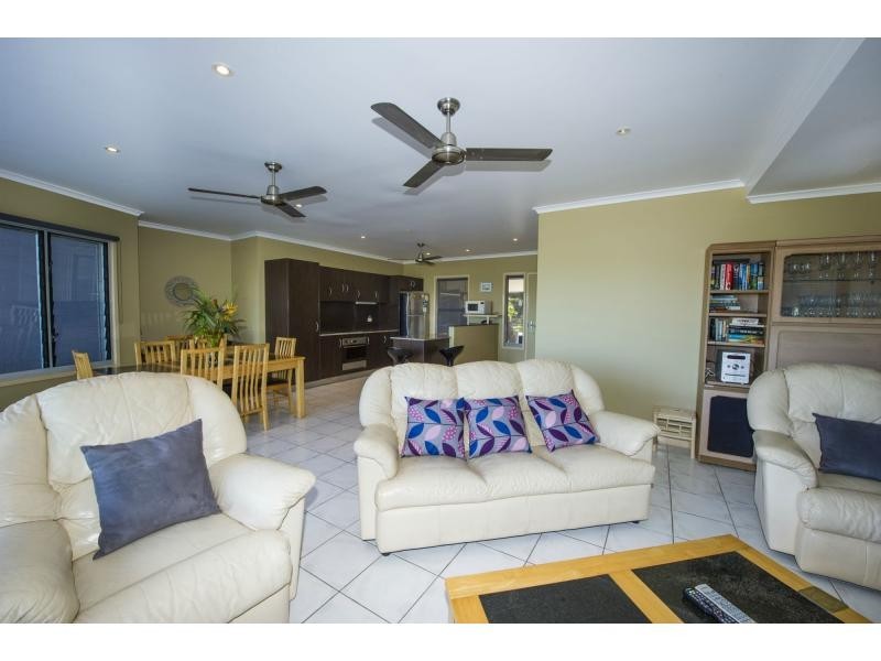 3/13-15 Terrace Place, Nelly Bay, Magnetic Island QLD 4819