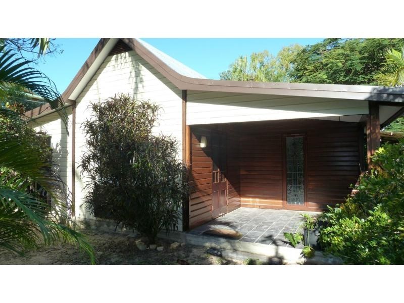 32 McCabe Crescent, Arcadia, Magnetic Island QLD 4819