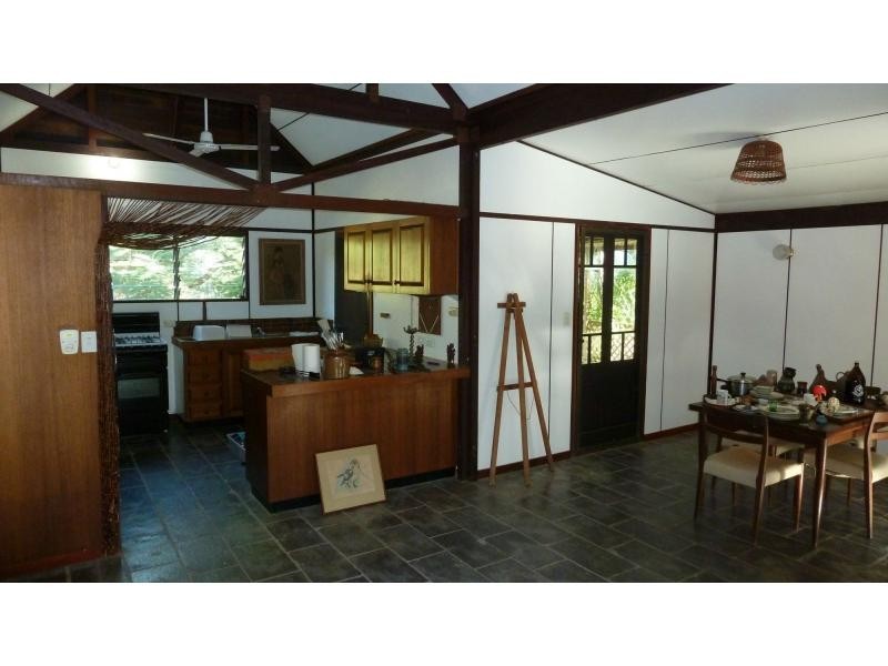 32 McCabe Crescent, Arcadia, Magnetic Island QLD 4819