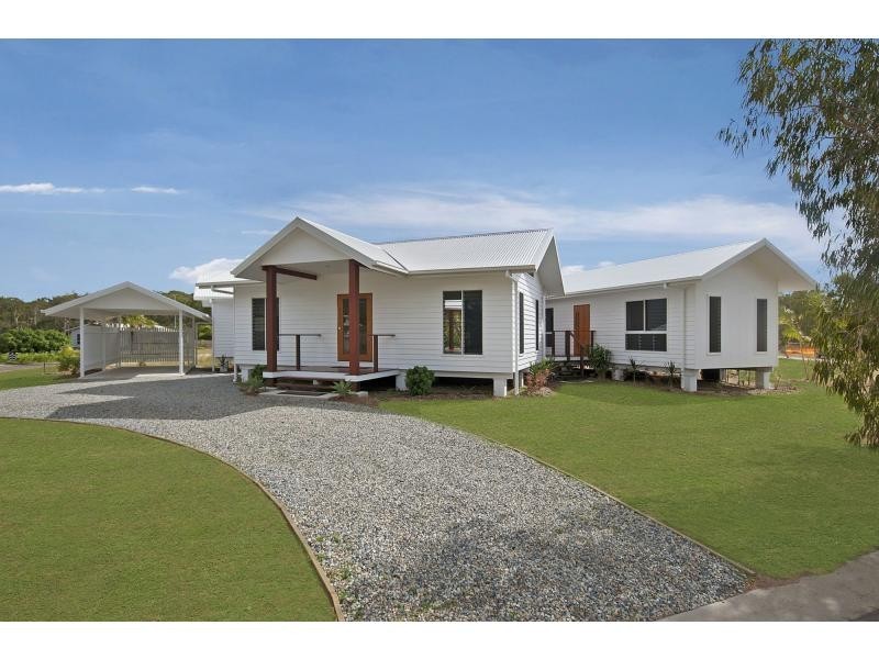 17 Sandals Boulevard, Horseshoe Bay, Magnetic Island QLD 4819