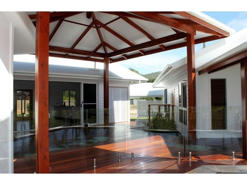 17 Sandals Boulevard, Horseshoe Bay, Magnetic Island QLD 4819