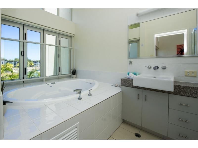 11/1-3 The Cove, Nelly Bay, Magnetic Island QLD 4819