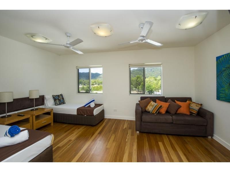 11/1-3 The Cove, Nelly Bay, Magnetic Island QLD 4819