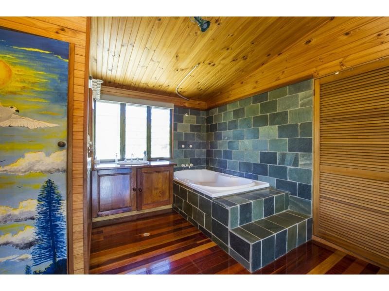 94 Horseshoe Bay Road, Horseshoe Bay QLD 4819