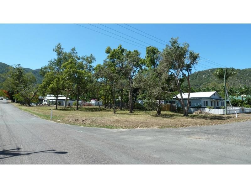 2 Murray Street, Nelly Bay, Magnetic Island QLD 4819