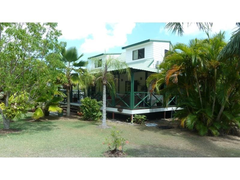 59 Apjohn Street, Horseshoe Bay, Magnetic Island QLD 4819