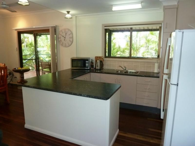 59 Apjohn Street, Horseshoe Bay, Magnetic Island QLD 4819