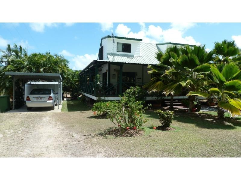 59 Apjohn Street, Horseshoe Bay, Magnetic Island QLD 4819