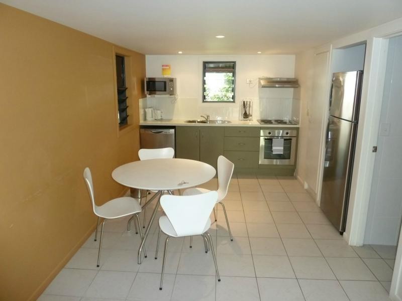 4/42 Yates Street, Nelly Bay, Magnetic Island QLD 4819