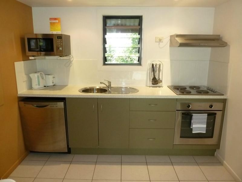 4/42 Yates Street, Nelly Bay, Magnetic Island QLD 4819