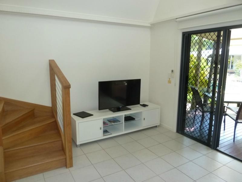 4/42 Yates Street, Nelly Bay, Magnetic Island QLD 4819