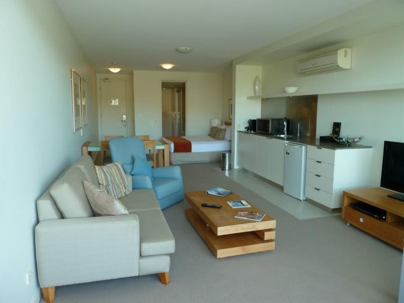 233/123 Sooning St (Blue On Blue), Nelly Bay QLD 4819
