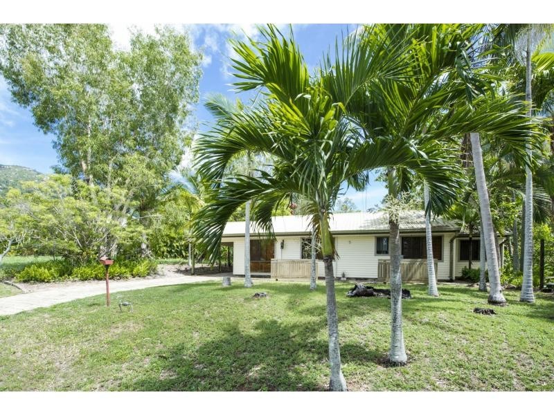 13 Elena Street, Nelly Bay, Magnetic Island QLD 4819