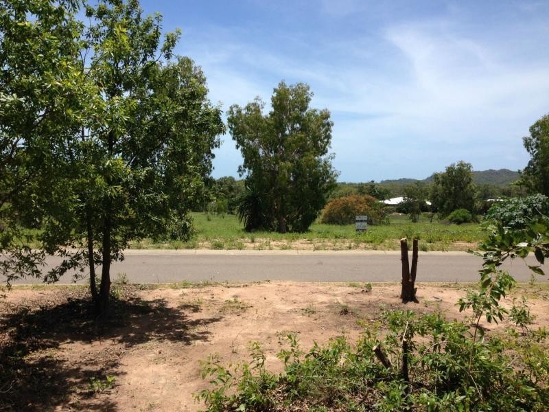40 Wallaby Way, Horseshoe Bay, Magnetic Island QLD 4819