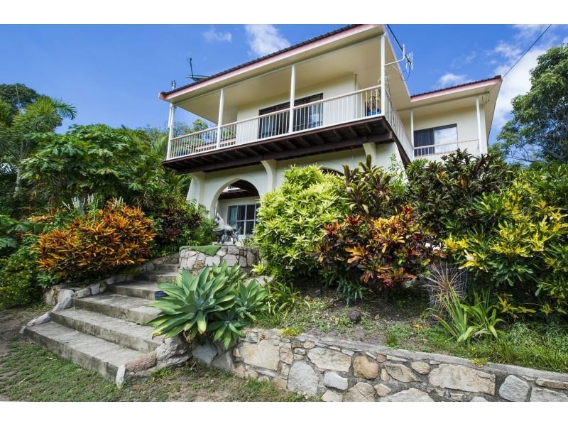4 Opalia Court, Nelly Bay QLD 4819