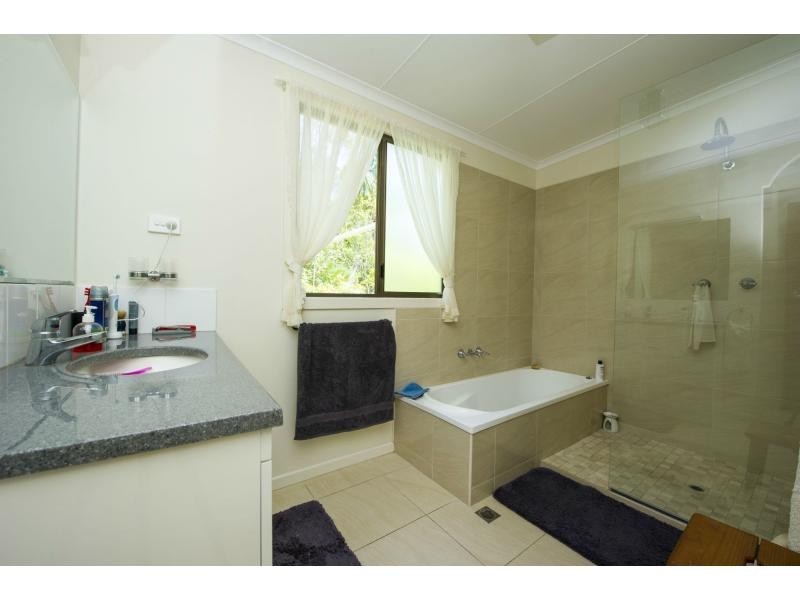 4 Opalia Court, Nelly Bay QLD 4819